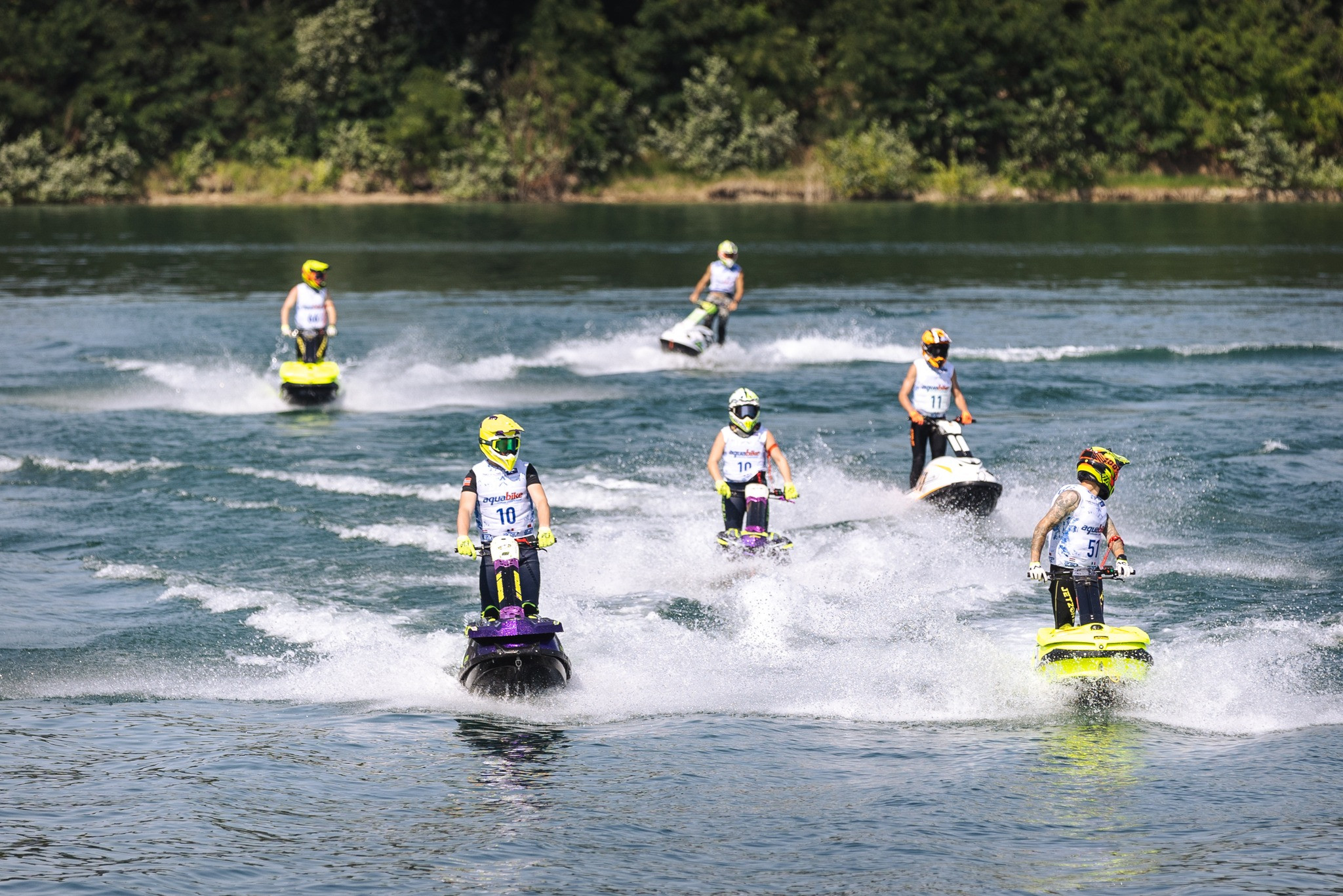 Jet-Ski Magyar Nagydíj: Rekord mezőny és feszült várakozás Győrzámolyban