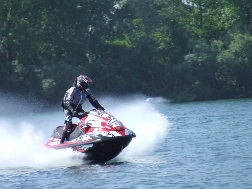 Jet-ski: Ob után, Eb előtt