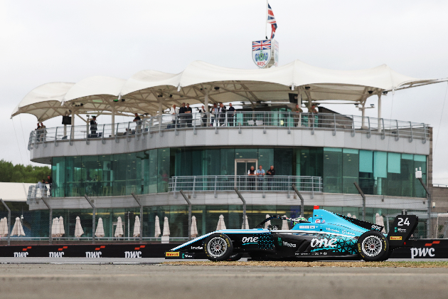 Visszakapott dobogós helyezés adhat új lendületet Molnár Martin bajnoki reményeinek a brit F4-ben